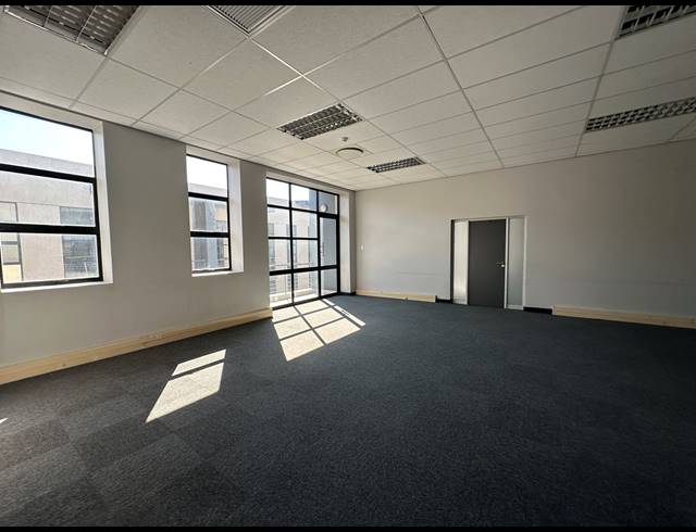 155.30M² OFFICE TO LET IN ECO PARK ESTATE